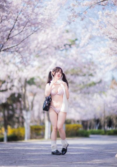 人人婷婷色综合五月第四人色阁_正片免费观看