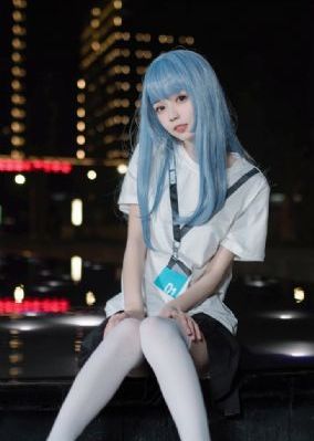 嗯啊边走边做h楼梯的小视频_4K视频大全